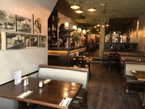 Home Griekse restaurant Bergen op Zoom met zonnig eilandgevoel en traditionele Griekse sfeer voor een vakantieachtige ervaring