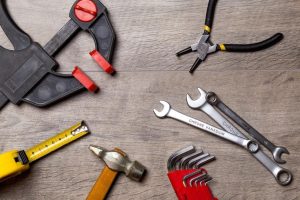Verschillende types spangereedschap voor bouwprojecten zoals huizen en boten